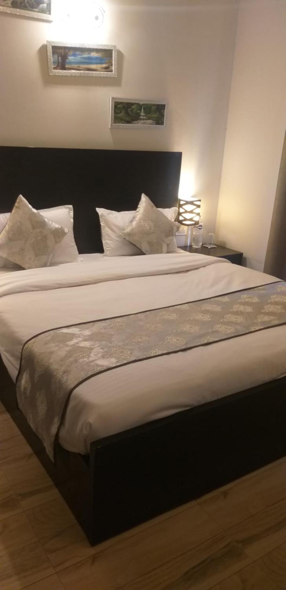 Pearl Suites At Omex Entrenity Vrindāvan Buitenkant foto