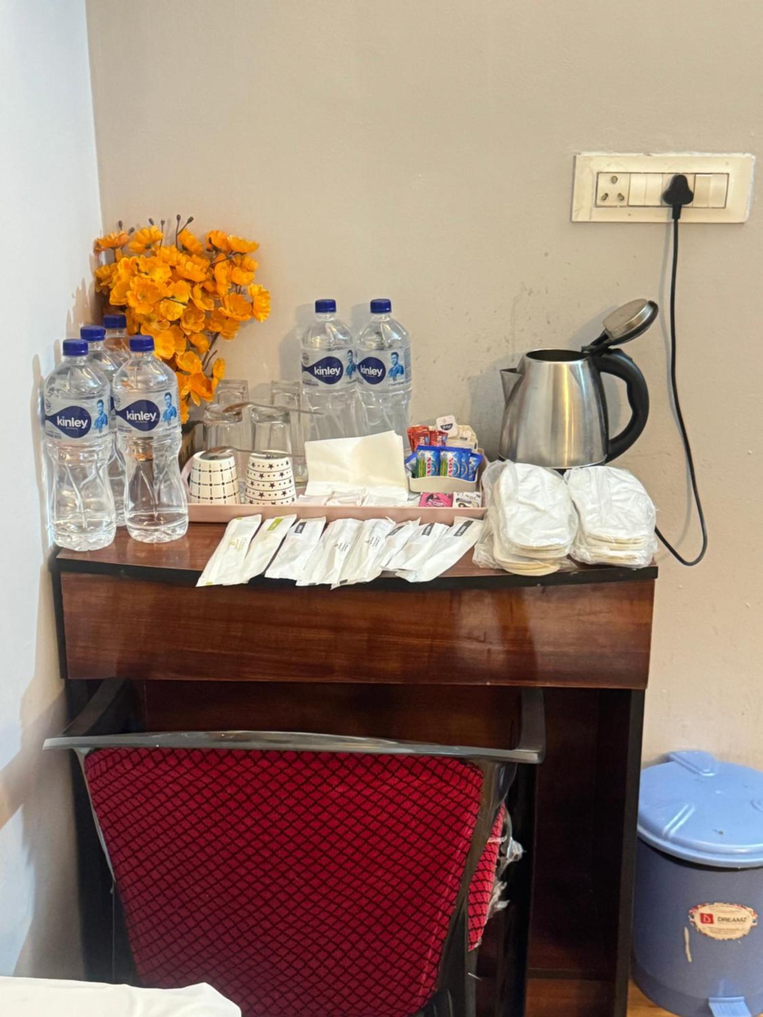 Pearl Suites At Omex Entrenity Vrindāvan Buitenkant foto